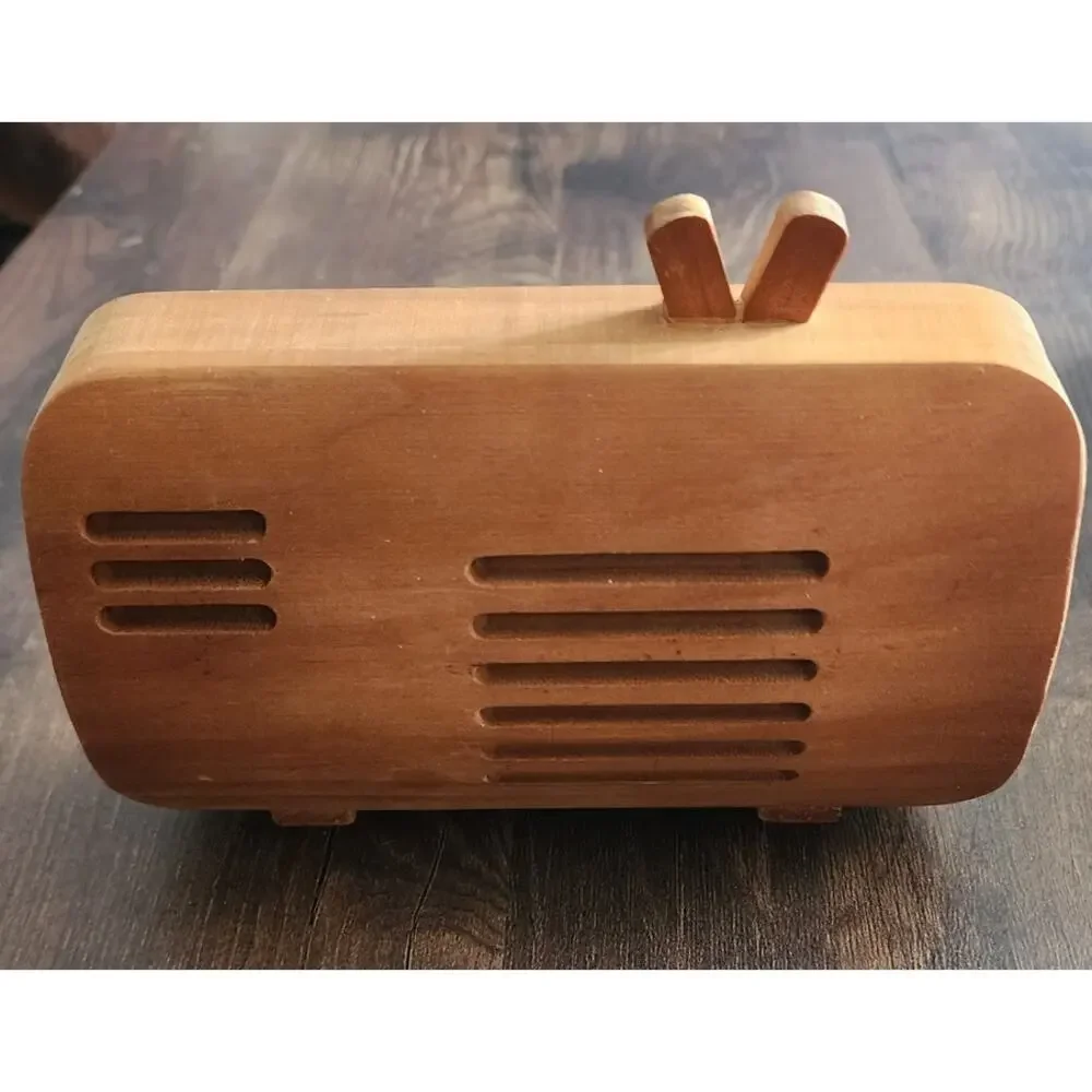 Wooden Retro Television Hands Free Cellphone Holder